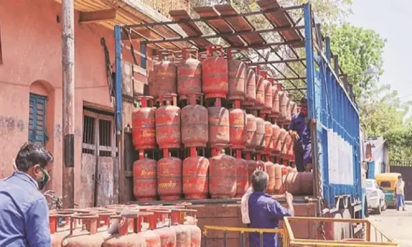 Commercial LPG rates up by Rs 14 in Delhi, ahead of Budget 2024 session