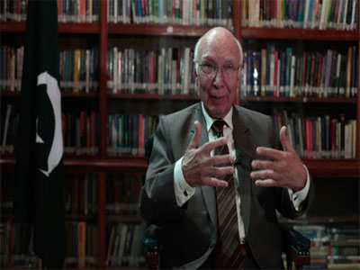 India, Pakistan NSAs talk to diffuse tensions along LoC, says Sartaj Aziz; rakes up Kashmir issue