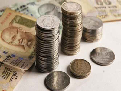 Rupee trades lower at 66.58 against US dollar