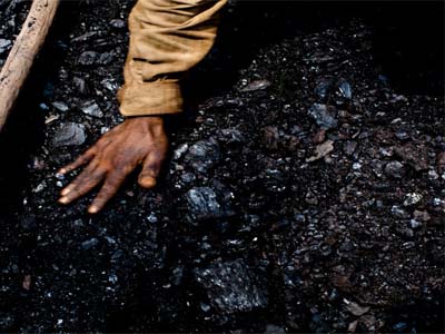 CIL to invest Rs 13,900 crore to raise output to 908 MT by 2020