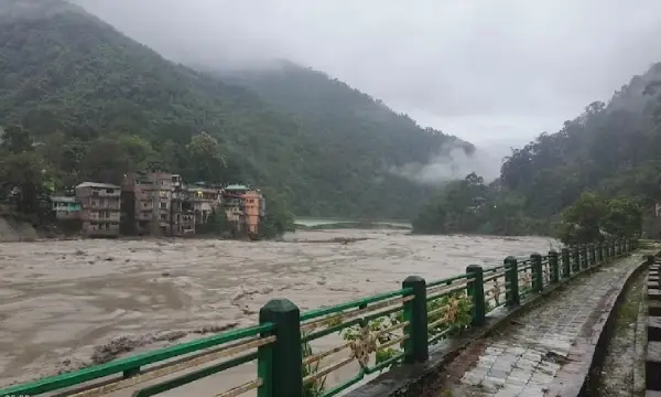 Sikkim flash flood: Toll rises to 21, searches on for 118 missing people