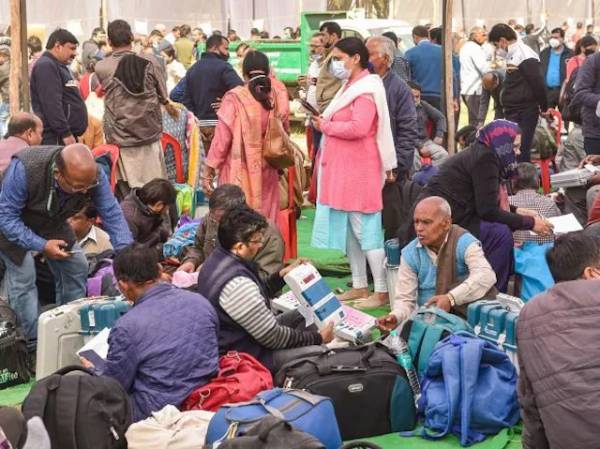 Voting begins for last phase of UP Assembly polls; 613 candidates in fray