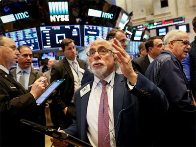 Wall Street falls 2% following remarks by Fed chairman Jerome Powell