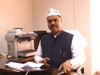 Delhi law minister Jitender Singh Tomar arrested in fake degree case