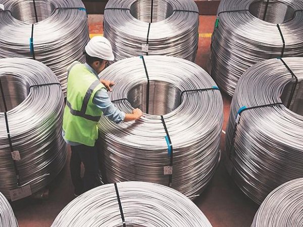 Tata Steel regains Rs 1 trillion m-cap; stock hits over 12-year high