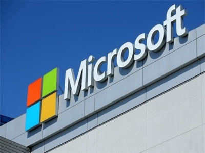 Microsoft’s market value overtakes Apple’s to close out week