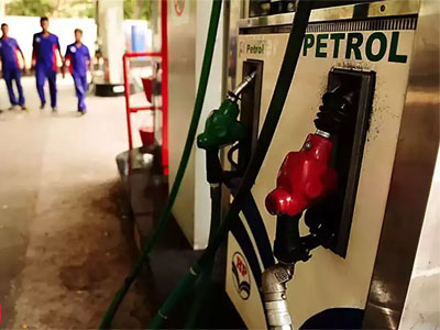 Petrol, diesel prices continue to decline on Saturday as oil prices fall