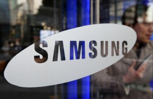 Samsung gearing up for tough fight against Chinese rivals in 2016