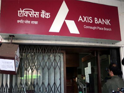 Axis Bank puts loans worth Rs 1,062 cr on sale
