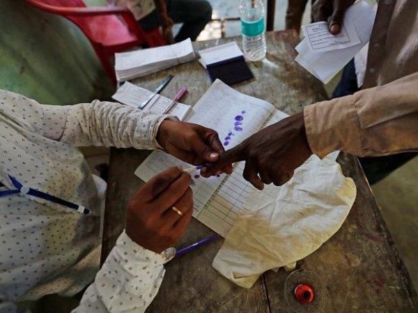 Voting underway for Andhra Pradesh municipal polls, 7,915 stations set up