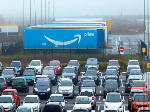Amazon suspends shipments, Prime Video streaming in Russia amid Ukraine war