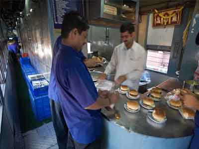 IRCTC orders enquiry into complaint on quality of food in Duronto Express