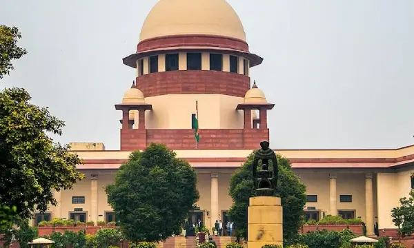 In a victory for AAP, SC says the Delhi govt has control over services