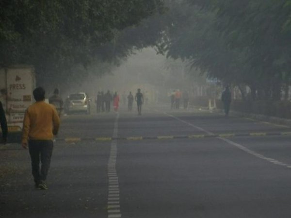 Delhi air becomes very poor; SC permits panel to decide on easing of curbs