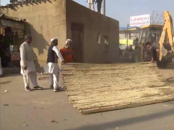 Farmers vacate Delhi borders after ending year-long anti-farm laws protests