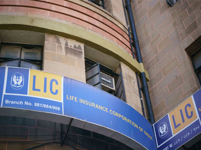 Centre stares at IDBI flashpoint as losses increase and hit LIC