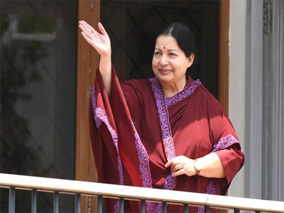 Jayalalithaa acquitted in DA case, may return as Tamil Nadu chief minister soon
