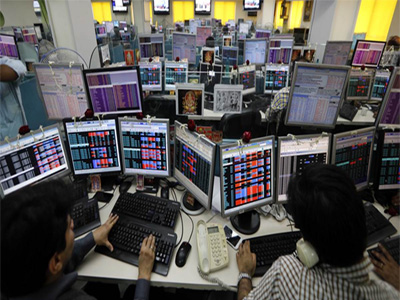 Sensex resumes downward spiral; Bajaj Finance cracks 5%