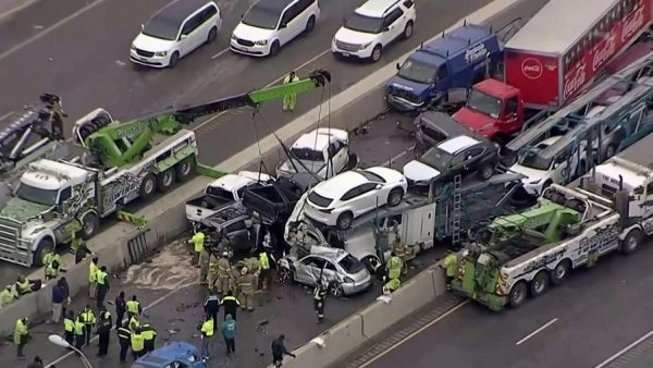 133 vehicles crash into each other as frigid weather blankets US, 6 dead