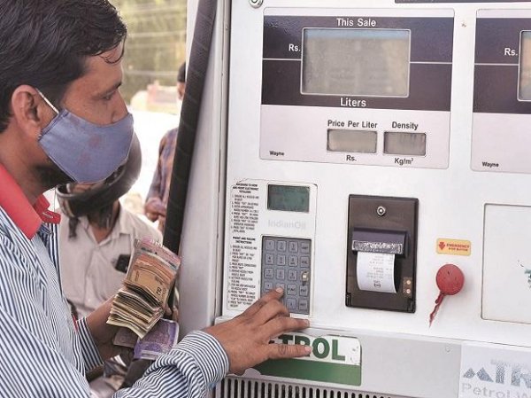 Double century in Sri Ganganagar: Petrol-diesel cross Rs 100/l mark