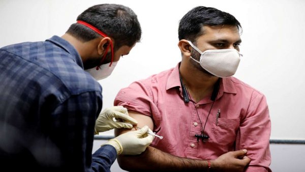 India readies for 60 crore COVID vaccine jabs; to use standard cold storage