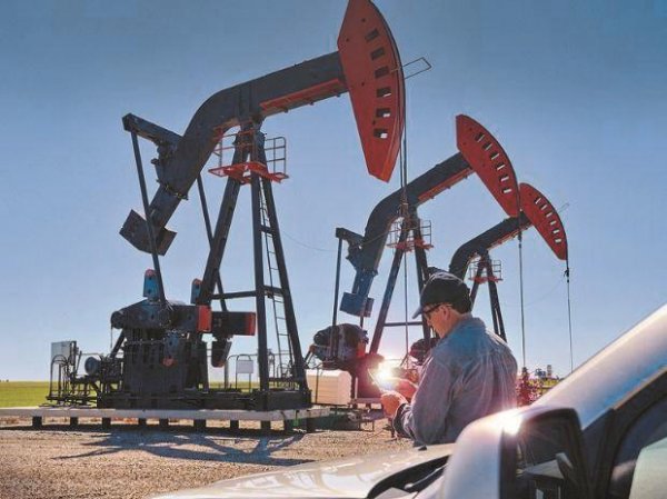 Oil prices set for weekly gain amid coronavirus vaccine rollouts