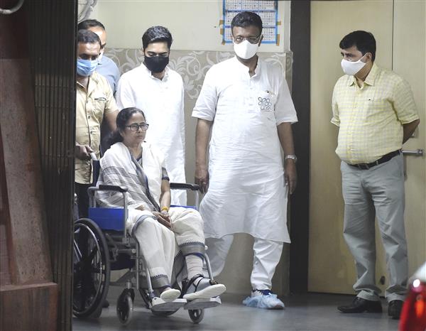 TMC, BJP leaders ask EC to probe 'attack' on West Bengal CM Mamata Banerjee