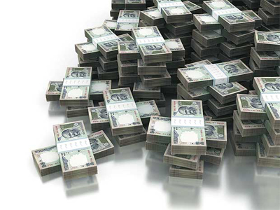 Rupee gains 7 paise against dollar on macro data