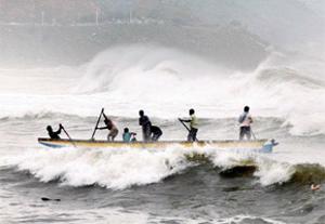 Cyclone Hudhud: Andhra takes the brunt, Odisha braces for floods