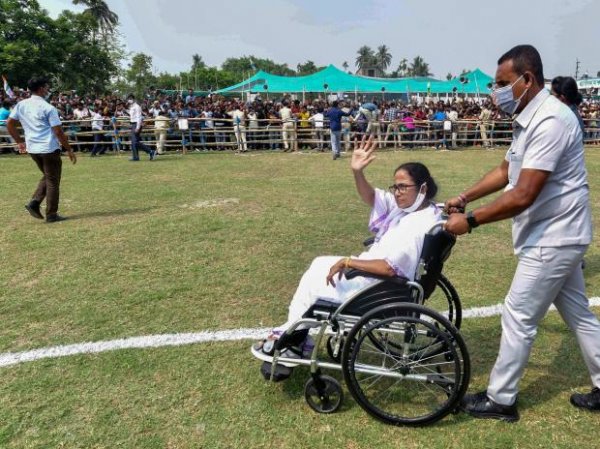 Incompetence of PM Modi, Amit Shah leading to rising Covid-19 cases: Mamata