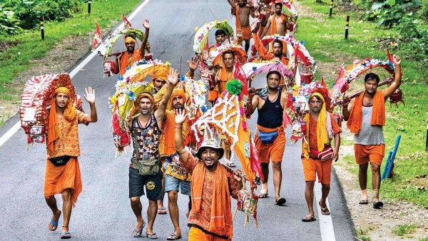 Supreme Court sends notice to Yogi government for allowing Kanwar Yatra in Uttar Pradesh