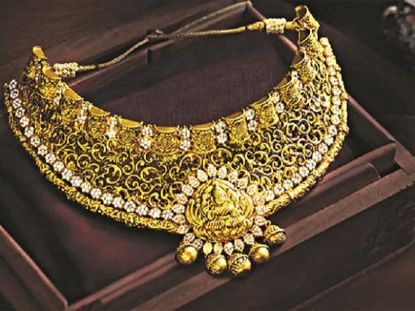 Gold price today at Rs 47,890 per 10 gm, silver trending at Rs 69,400 a kg