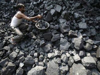 Govt clears performance-linked payment for CIL officers