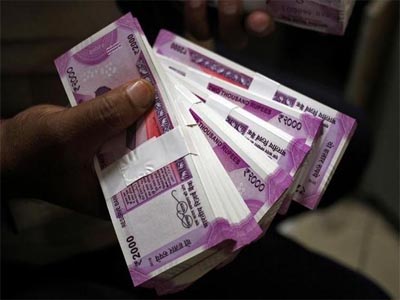 Rupee closes higher against US dollar for fifth session