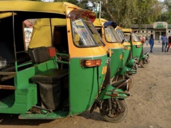 Delhi to give Rs 5,000 to hit auto, taxi drivers affected in Covid-19