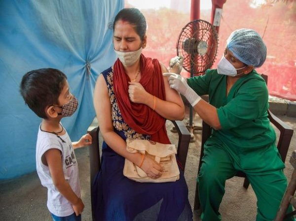 India logs 6,984 new Covid infections, active cases decline to 87,562