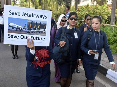 Jet pilots appeal to SBI to release Rs 1500 cr, ask PM to save 20,000 jobs