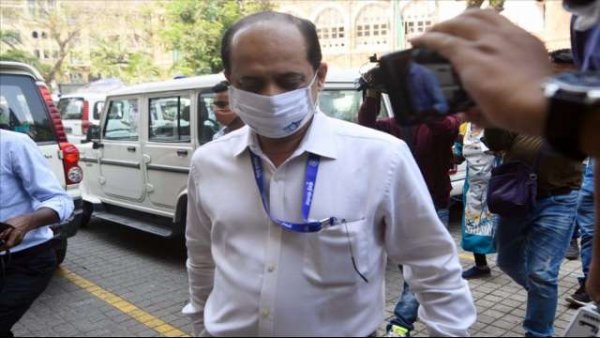 Mumbai bomb scare case: Sachin Vaze targeted for arresting Arnab Goswami, claims Shiv Sena