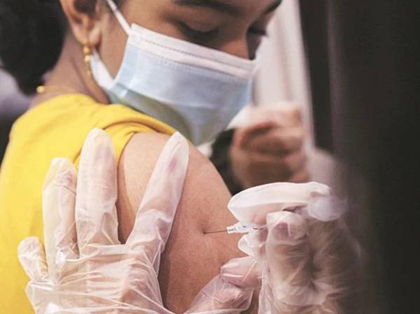 Covid vaccination of children in 12-14 yr-olds begins; low turnout on day 1