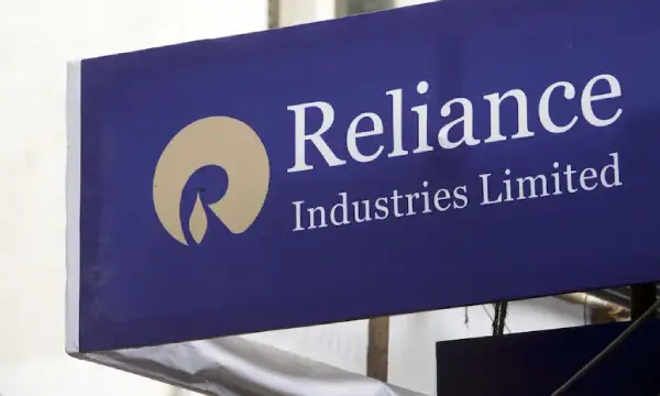 Reliance in talks with lenders for $2 billion loan to fuel expansion