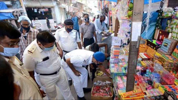 Traders record Diwali sales of Rs 72,000 crore despite boycott calls for Chinese goods by CAIT