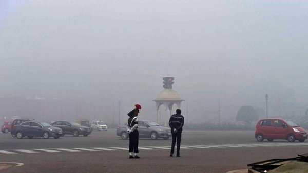 Cold wave to continue in Delhi for next two days, foggy weekend ahead