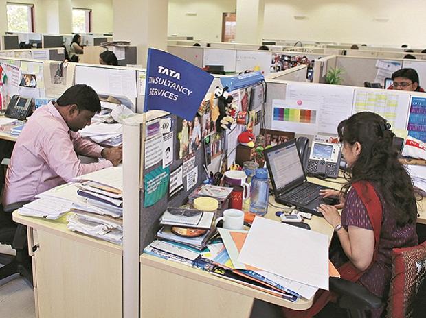 IT shares in demand led by Infosys, as Accenture ups FY22 outlook by 700bps