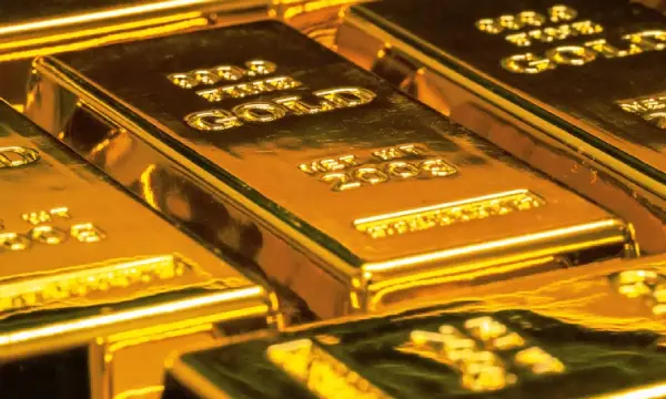 Gold price falls Rs 380 to Rs 62,950, silver declines Rs 600 to Rs 75,900