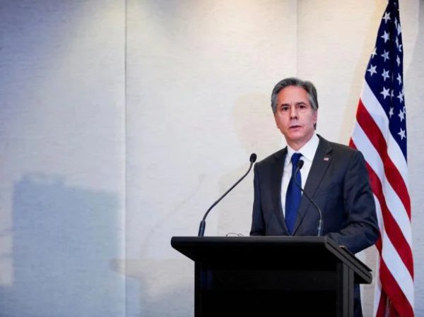 Blinken, Baerbock discuss Ukraine, warn Russia of 'massive consequences'