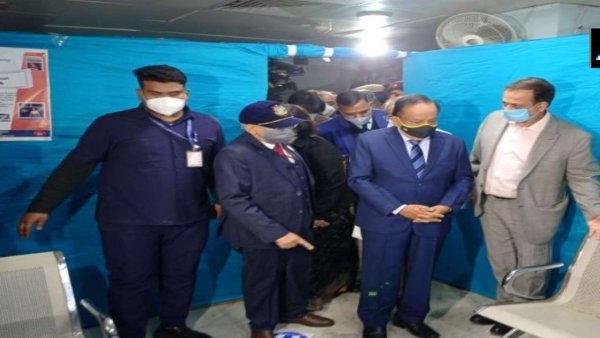 COVID-19 vaccine dry run begins across India, Health Minister visits Delhi's hospital to review drill