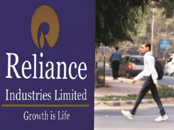 Reliance Industries slips 5.5% post Q2 results, hits over three-month low