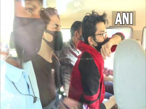 No drugs found in Aryan Khan's possession, claims D'Souza citing Gosavi