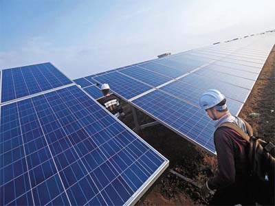 Solar power cost competitiveness to help India meet emission targets