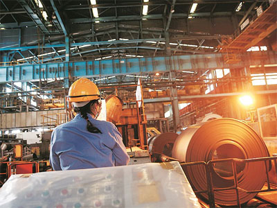 India's Manufacturing PMI hits 5-year high in December